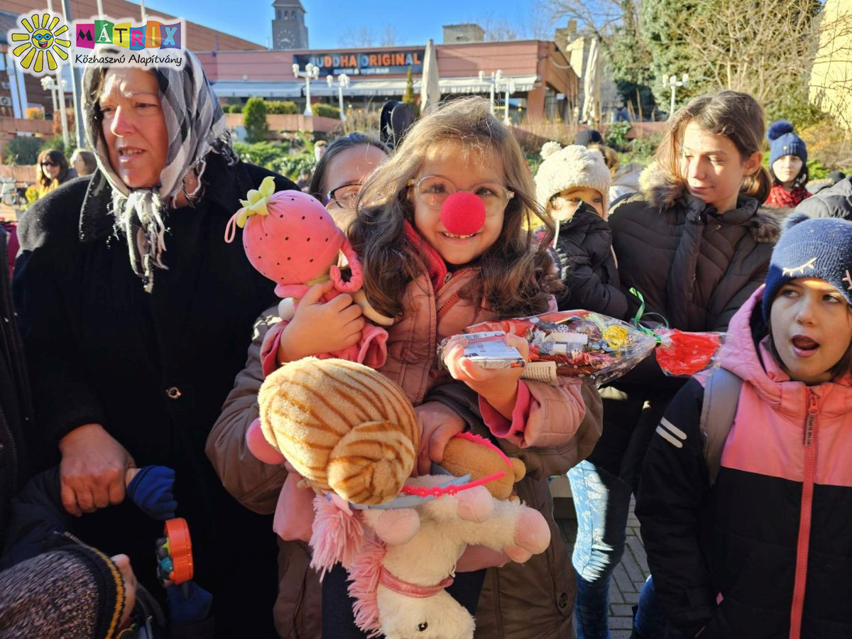 Karácsony: alapítványi támogatással gyermekek ezrei kaptak ajándékot