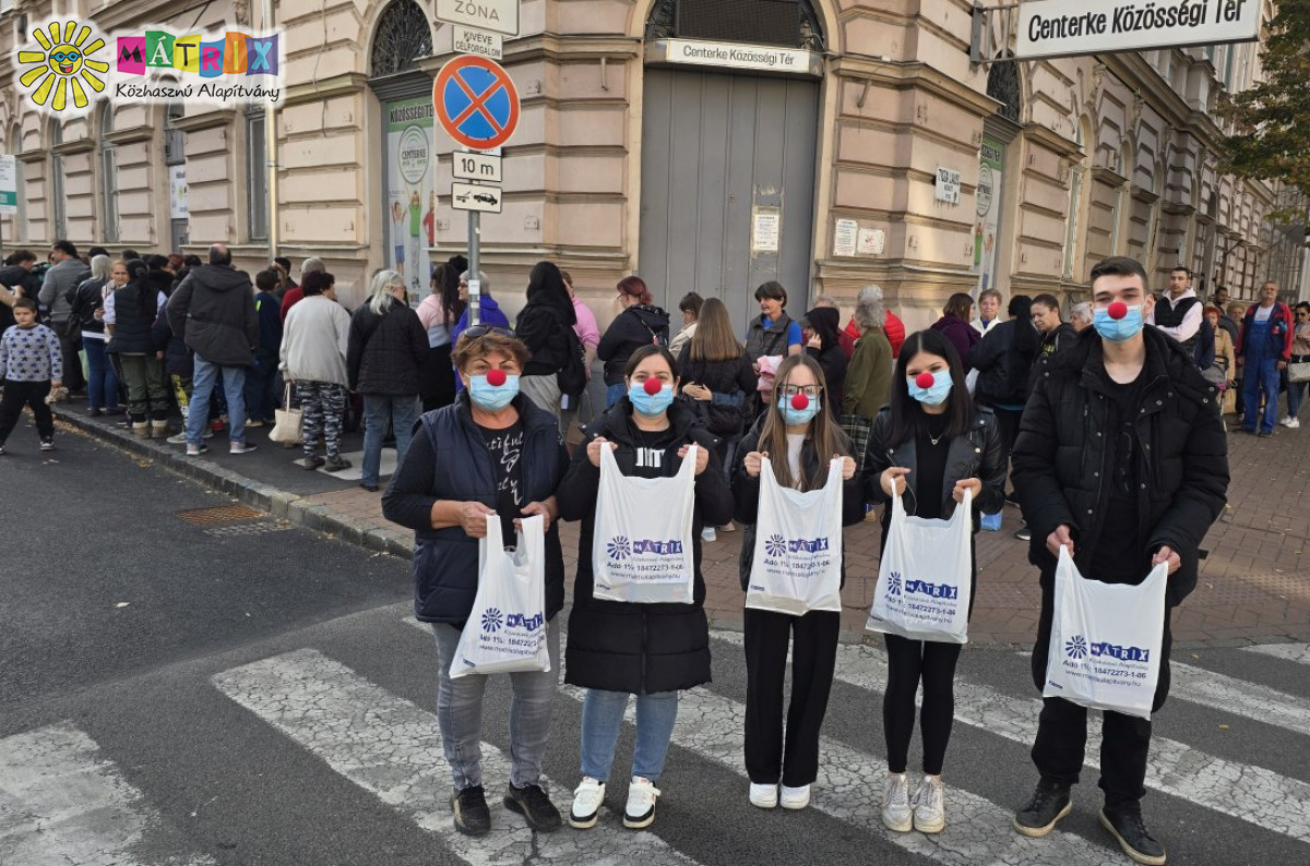 Cikkek / Élelmiszer csomagot kapott 500 család