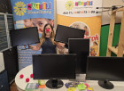 Számítógépes monitorokat kérhetnek gyermekeket segítő intézmények