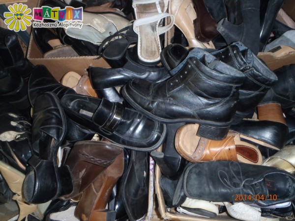 A Mátrix Közhasznú Alapítvány évente ezernyi pár cipővel segíti a rászorulók túlélését