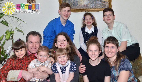 A 8 gyermekes Fedor család lakhatási támogatása